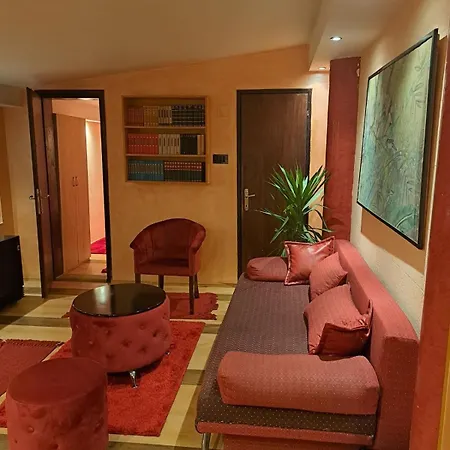 Apartment Corner *